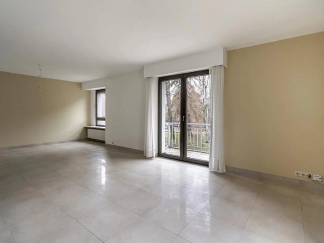 Luxembourg Pétange Appartement rénové de 110 m² avec balcon et garage