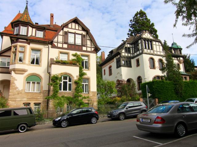 Edel Wohnen in grüner Höhenlage am Rand der Innenstadt Garten + PKW Stpl