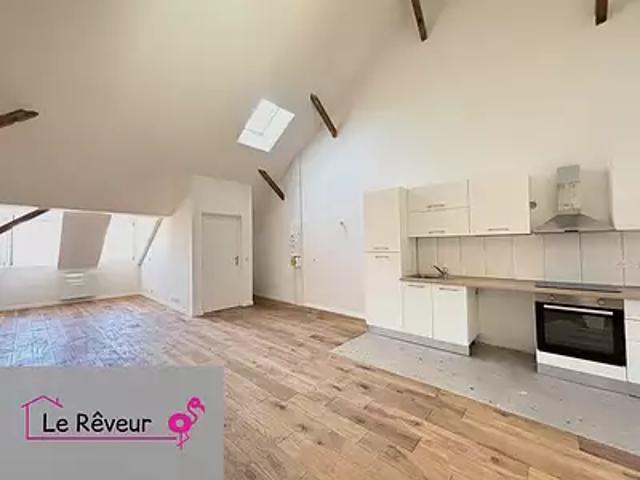 Luxeuil les Bains 70300 Location appartement 2 pièces t2 au dernier étage