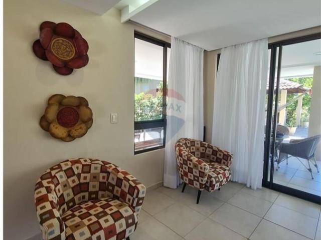 Luxo à Beira Mar: Casa Excepcional em Muro Alto
