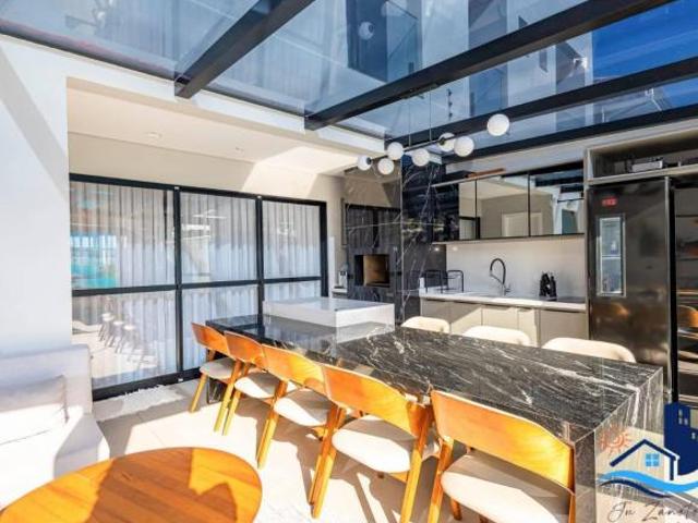 Luxo Beira Mar Triplex completamente mobiliado e Decorado com Piscina