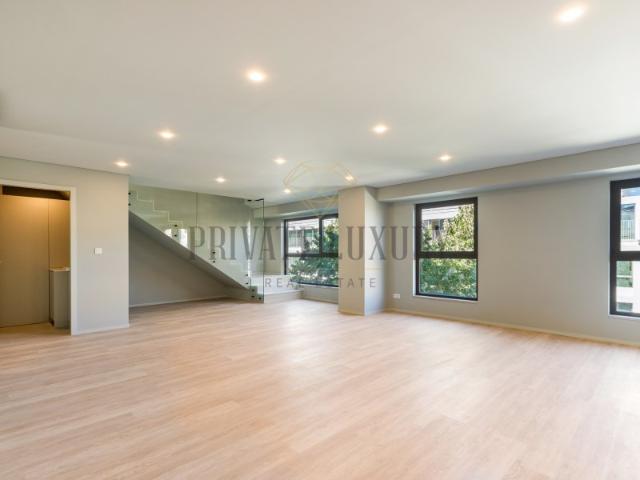 Luxo Duplex Penthouse com Jacuzzi Privado e Terraços perto da Avenida da Liberdade, Lisboa