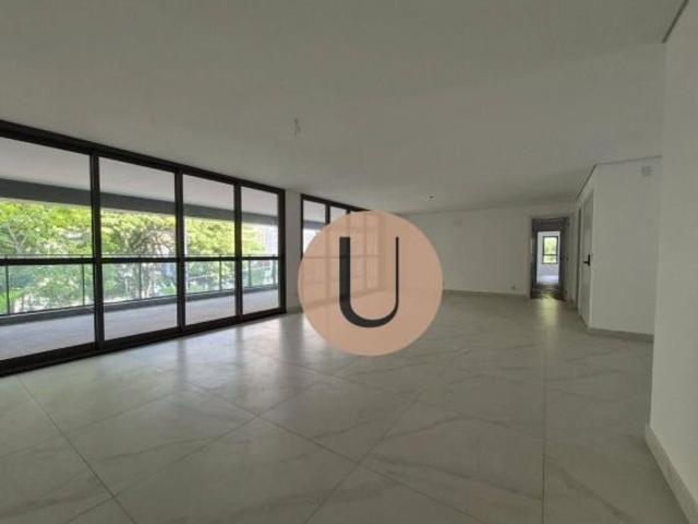LUXO EXCLUSIVO: Apartamento 277m² em Perdizes com Planta Impecável e Quadra de Saibro!