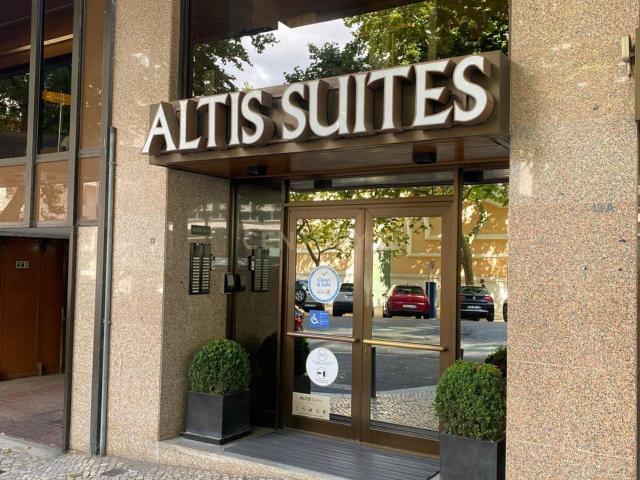 Luxo e Rentabilidade entre o Príncipe Real e a Avenida da Li. 59m² Santo António