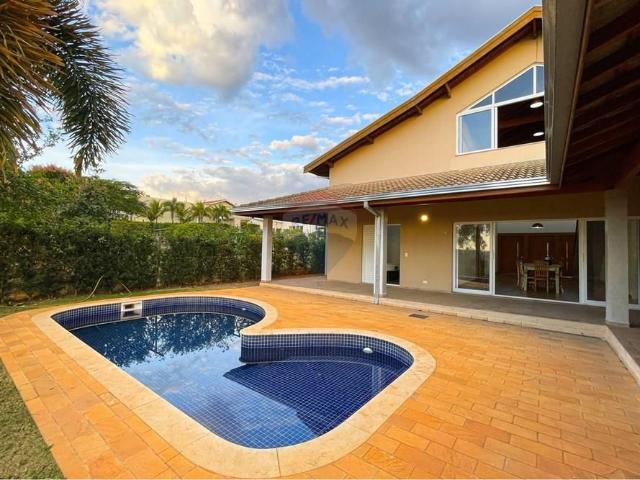 Luxo e Tranquilidade: Casa em Portal dos Lagos
