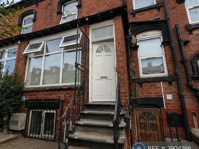 Luxor Road, Leeds, LS8 2 bed terraced house to rent £1,050 pcm £242 pw
