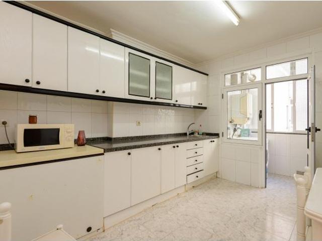 LUZ, CUATRO HABITACIONES,TERRAZA Y TRASTERO EN UNA DE LAS MEJORES ZONAS DE OVIEDO