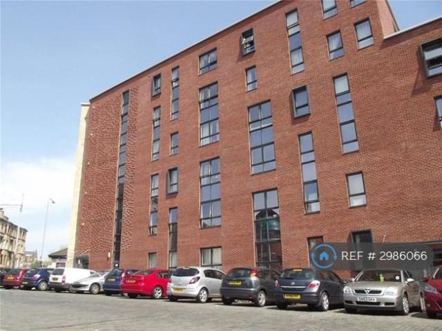 Lymburn Street, Glasgow, G3 2 bed flat to rent £1,375 pcm £317 pw
