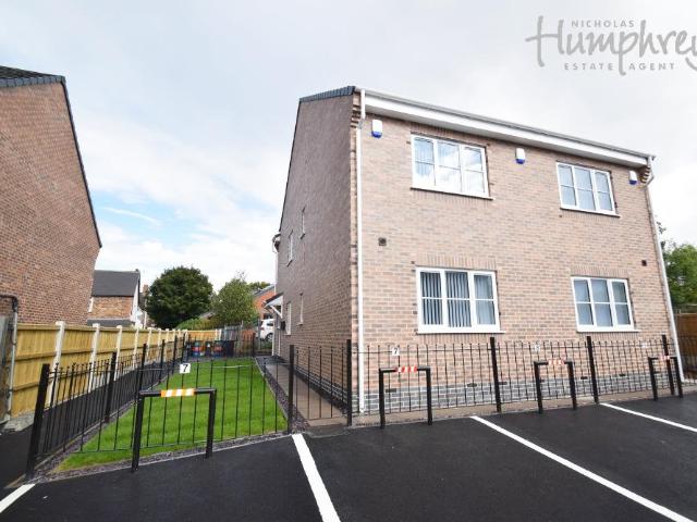 Lyme Valley Mews. 2 bed house share to rent £585 pcm £135 pw