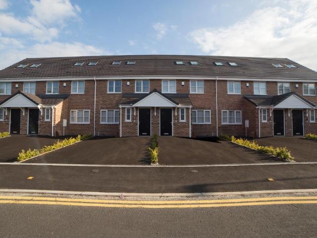 Lyme Valley Mews. 3 bed house share to rent £520 pcm £120 pw