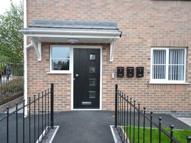 Lyme Valley Road, Newcastle Under Lyme ST5, 2 bed flat to rent, £607 pppm | PrimeLocation
