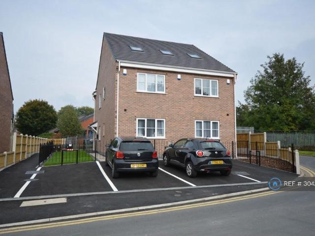 Lyme Valley Road, Newcastle, ST5 2 bed flat to rent £1,209 pcm £279 pw