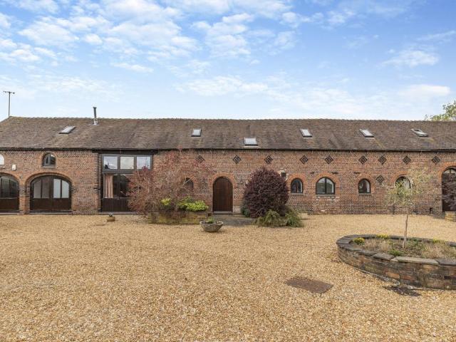 Lymes Road, Butterton, Newcastle. 5 bed barn conversion to rent £4,950 pcm £1,142 pw