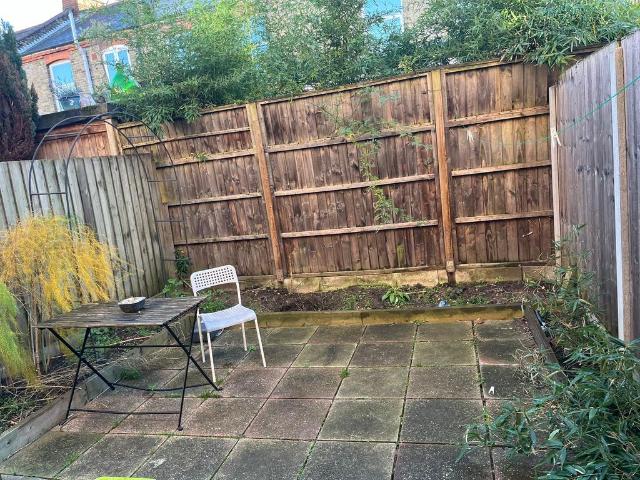 Lymington Ave, London, N22 1 bed in a house share to rent £650 pcm £150 pw