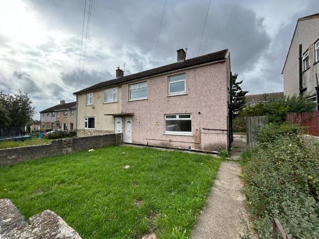 Lymington Drive, Bradford, West. 3 bed semi detached house to rent £950 pcm £219 pw