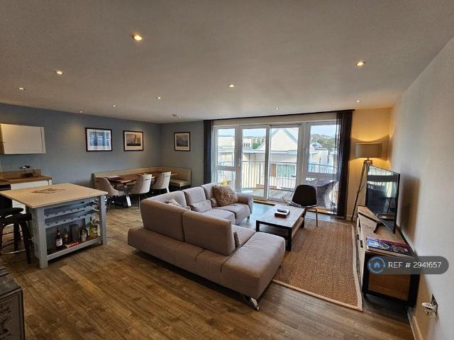 Lymington Shores, Lymington, SO41 2 bed flat to rent £2,500 pcm £577 pw