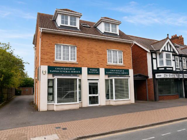 Lymington Road, Christchurch BH23, 2 bed flat to rent, £1,200 pcm | PrimeLocation