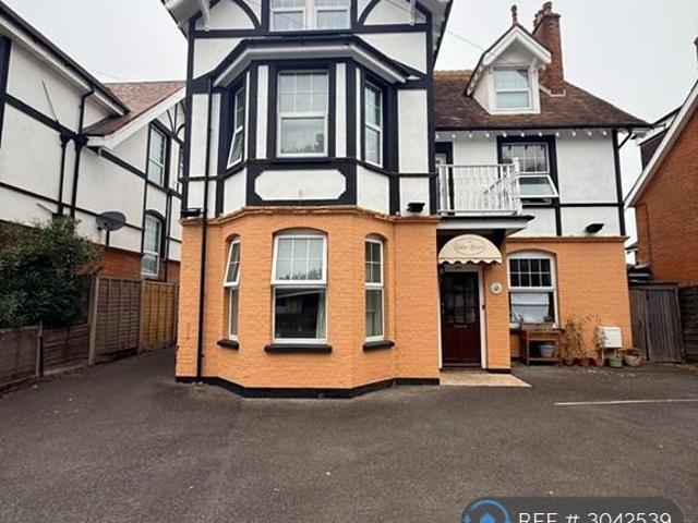 Lymington Road, Highcliffe, BH23 1 bed in a house share to rent £670 pcm £155 pw