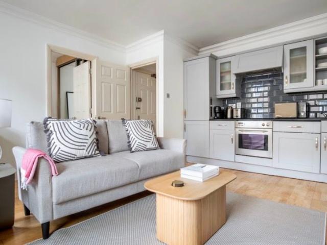 Lymington Road, London NW6, 2 bed flat to rent, £2,650 pcm | PrimeLocation