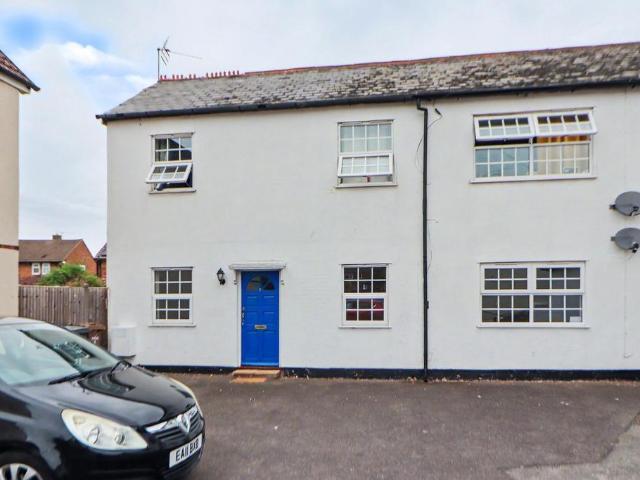 Lymington Road, Stevenage SG1 2 bed apartment to rent £1,250 pcm £288 pw