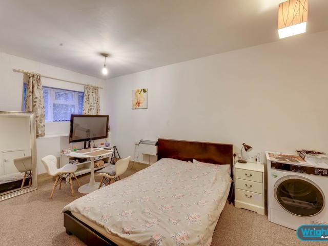 Lymore Gardens, Bath BA2, 1 bed flat to rent, £750 pcm | PrimeLocation