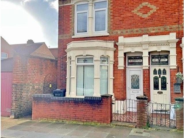 Lynton Grove, Portsmouth PO3, 3 bed end terrace house to rent, £1,500 pcm | PrimeLocation