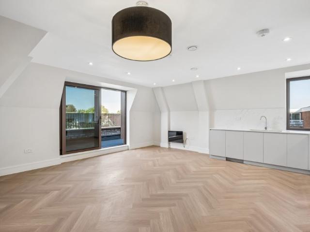 Lynton Road, Acton W3, 2 bed flat to rent, £3,575 pcm | PrimeLocation