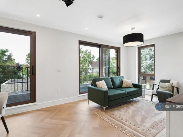 Lynton Road, London, W3 2 bed flat to rent £3,500 pcm £808 pw