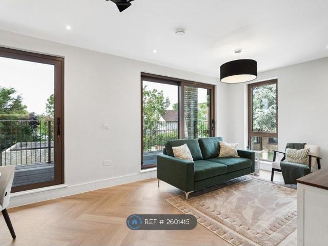Lynton Road, London W3, 2 bed flat to rent, £3,500 pcm | PrimeLocation