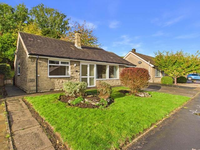 Lynton, Wyedale Drive, Bakewell 3 bed bungalow to rent £1,300 pcm £300 pw