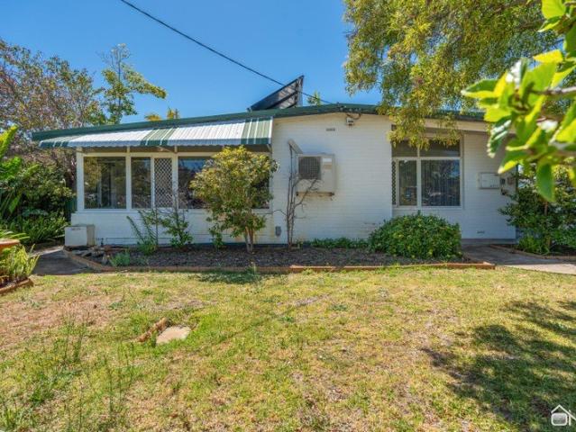 LYNWOOD 3X1 CHARMING HOME WITH BEAUTIFUL COTTAGE GARDENS