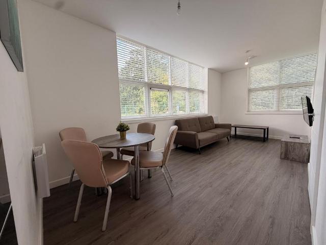 Lynch Wood, Peterborough, PE2 2 bed apartment to rent £1,075 pcm £248 pw