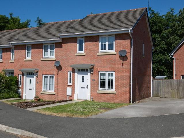 Lynchet Lane, Worksop S81 3 bed end of terrace house to rent £895 pcm £207 pw
