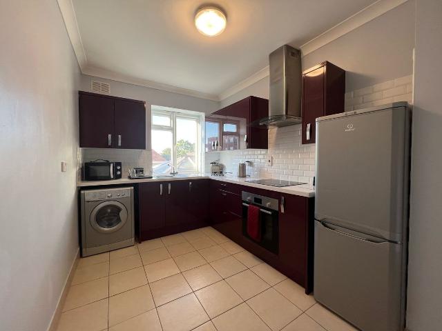 Lynchford Road, Farnborough GU14, 1 bed flat to rent, £1,100 pcm | PrimeLocation