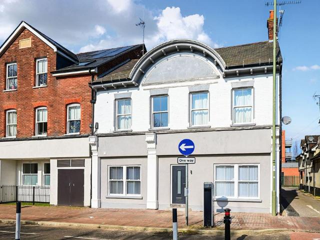 Lynchford Road, Farnborough, GU14 2 bed apartment to rent £1,450 pcm £335 pw