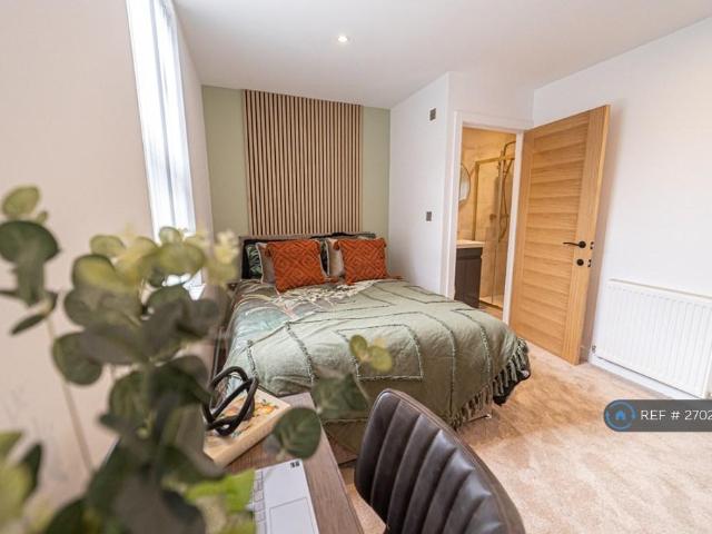 Lyndale Avenue, Bridgwater, TA6 6 bed terraced house to rent £4,680 pcm £1,080 pw