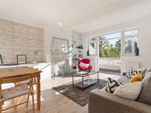 Lyndale Avenue, London NW2 3 bed maisonette to rent £2,750 pcm £635 pw