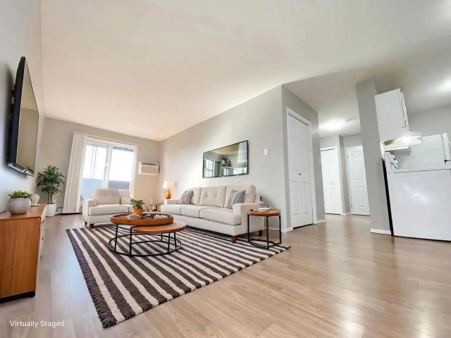 Lynden Court Apartments
