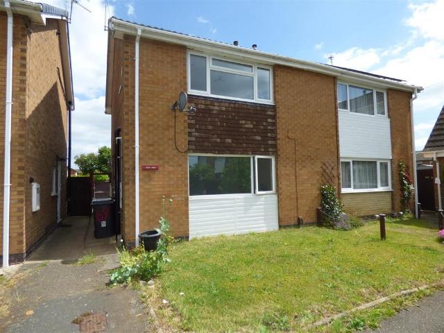 Lynden Avenue, Long Eaton, NG10 1AB 3 bed semi detached house to rent £995 pcm £230 pw