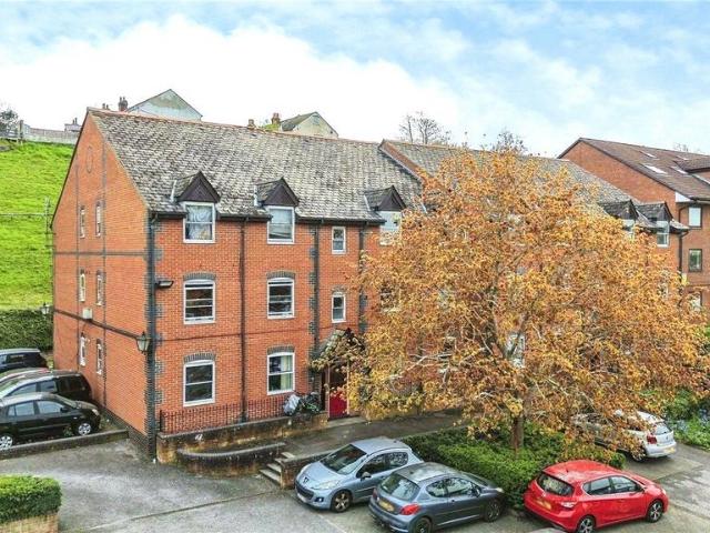 Lynden Mews, Reading RG2 1 bed apartment to rent £950 pcm £219 pw