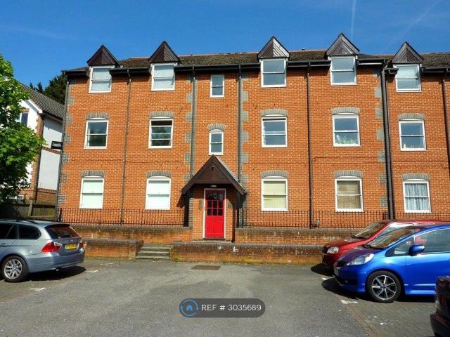 Lynden Mews, Reading RG2, 2 bed flat to rent, £1,150 pcm | PrimeLocation