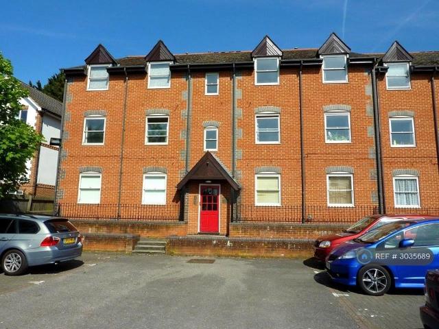 Lynden Mews, Reading, RG2 2 bed flat to rent £1,150 pcm £265 pw