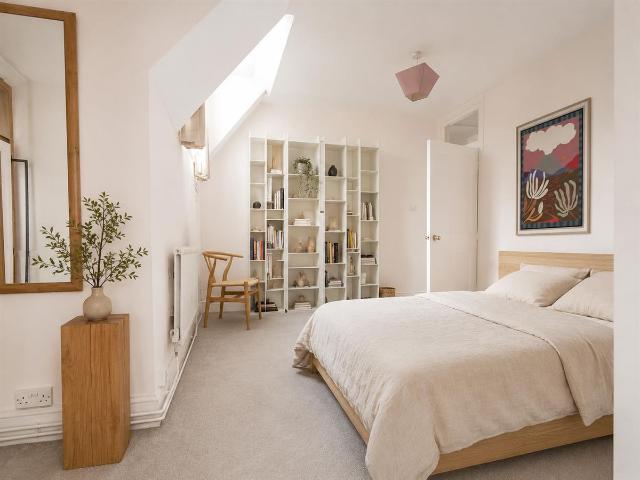 Lyndhurst Gardens, Belsize Park NW3, 1 bed flat to rent, £2,300 pcm | PrimeLocation