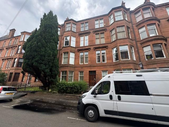 Lyndhurst Gardens, North Kelvinside G20, 2 bed flat to rent, £1,350 pcm | PrimeLocation