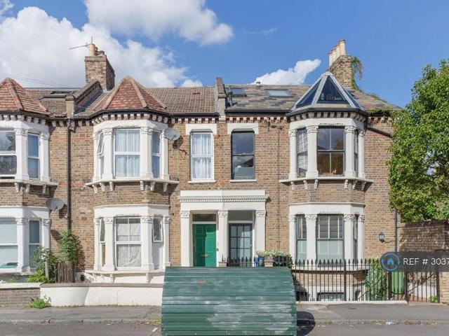 Lyndhurst Grove, London, SE15 2 bed flat to rent £2,500 pcm £577 pw