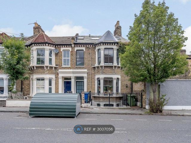 Lyndhurst Grove, London SE15, 2 bed flat to rent, £2,600 pcm | PrimeLocation