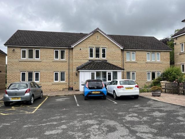 Lyndhurst, Hall Bank Drive, Bingley. 1 bed apartment to rent £516 pcm £119 pw
