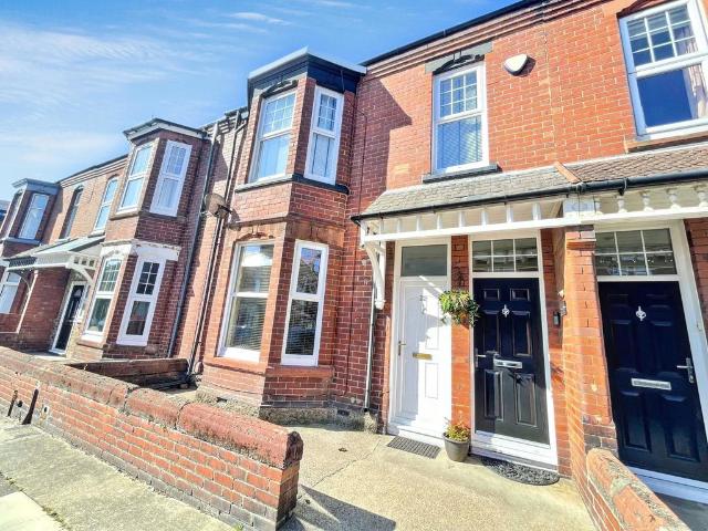Lyndhurst Street, Town Centre, South. 2 bed ground floor flat to rent £650 pcm £150 pw