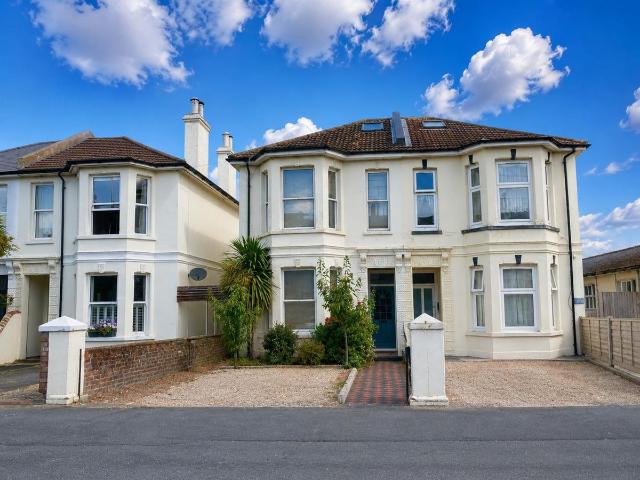 Lyndhurst Road, Worthing BN11, 3 bed property to rent, £1,900 pcm | PrimeLocation