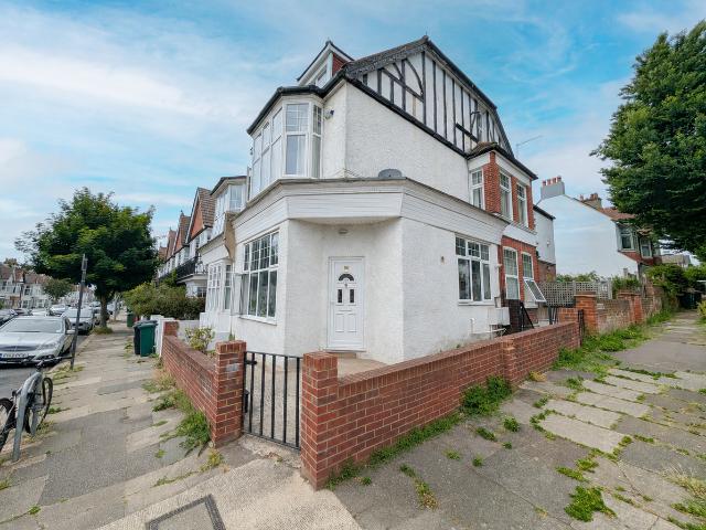 Lyndhurst Road, Hove BN3, 3 bed semi detached house to rent, £2,250 pcm | PrimeLocation